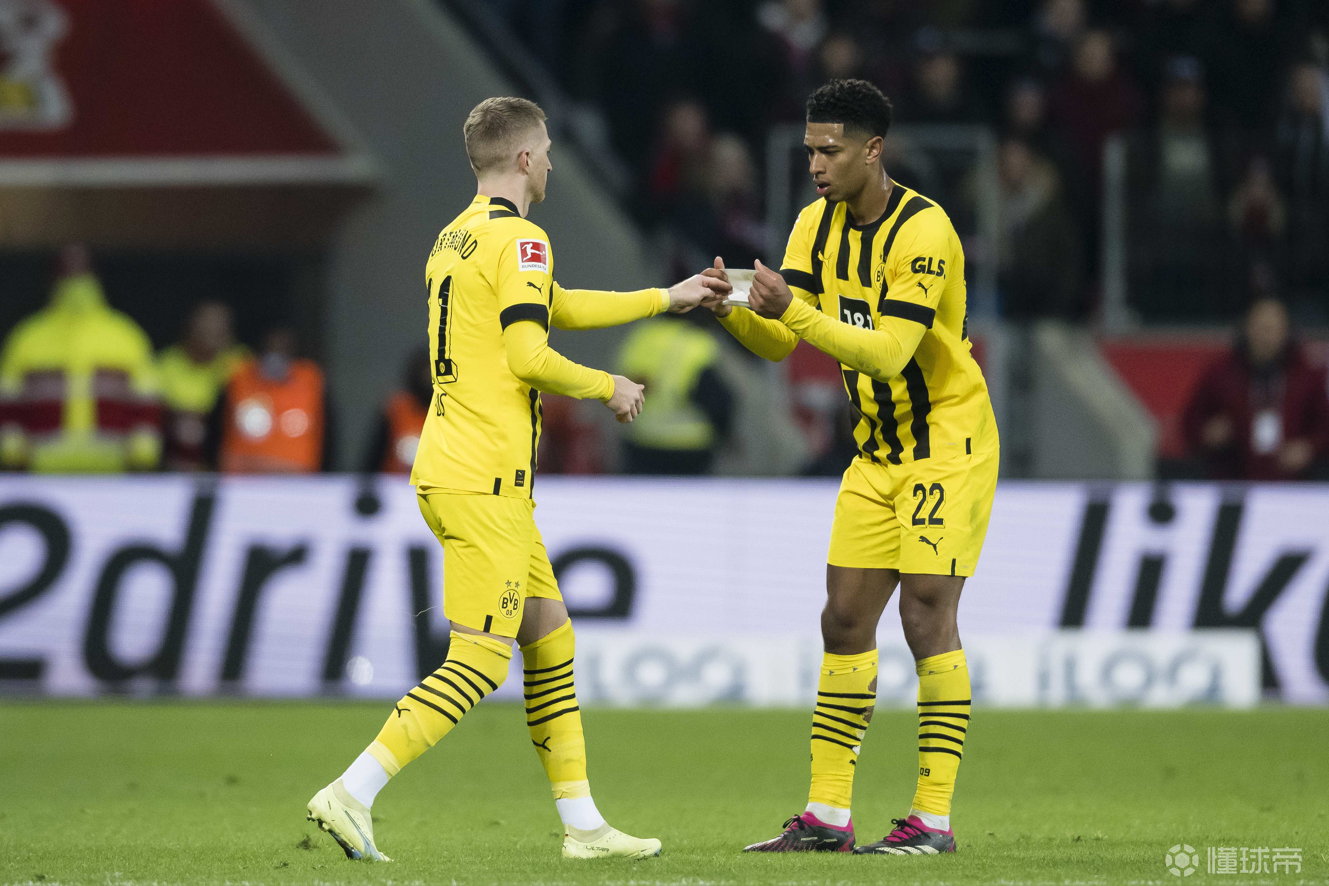 多特蒙德攻守兼备，轻松击败劲敌夺取三分！