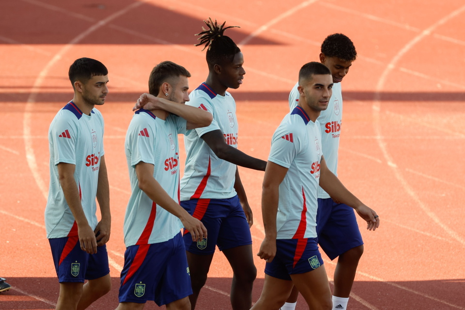 国家队凭借欧国联实力,积极备战欧锦赛战役 国家队凭借欧国联实力,积极备战欧锦赛战役