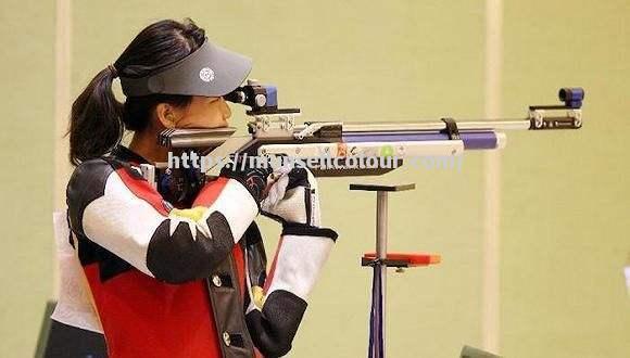 劲敌对抗：运动员誓将胜利握在手中