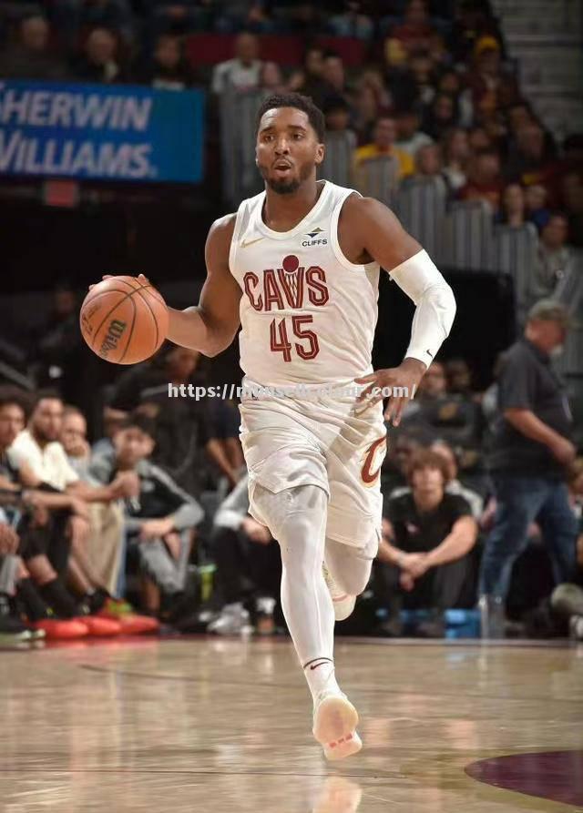 委内瑞拉队在足球比赛中强势登顶