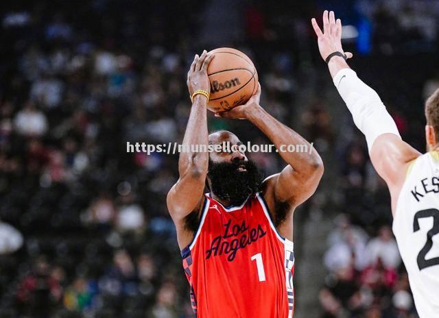 爵士队球员多面手出色表现帮助球队逆转取胜 爵士队球员多面手出色表现帮助球队逆转取胜