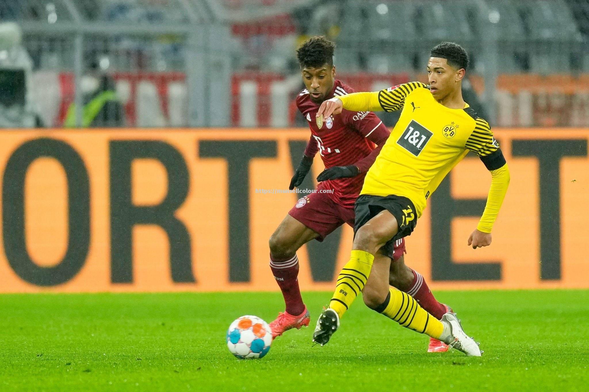 激烈对抗中出现爆发性一幕，场上情绪高涨