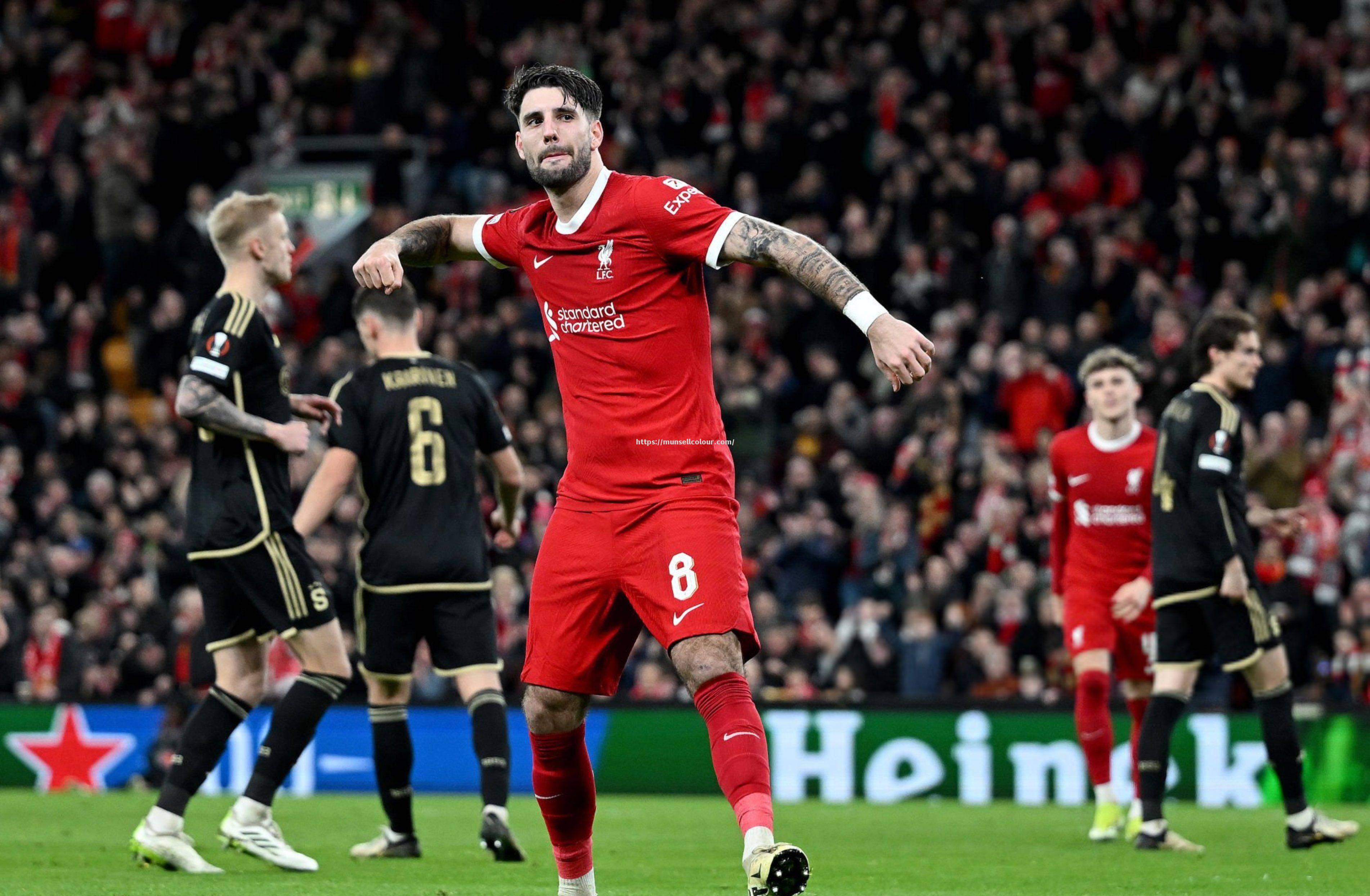 勒沃库森队在攻防转换中取得胜利 勒沃库森队在攻防转换中取得胜利