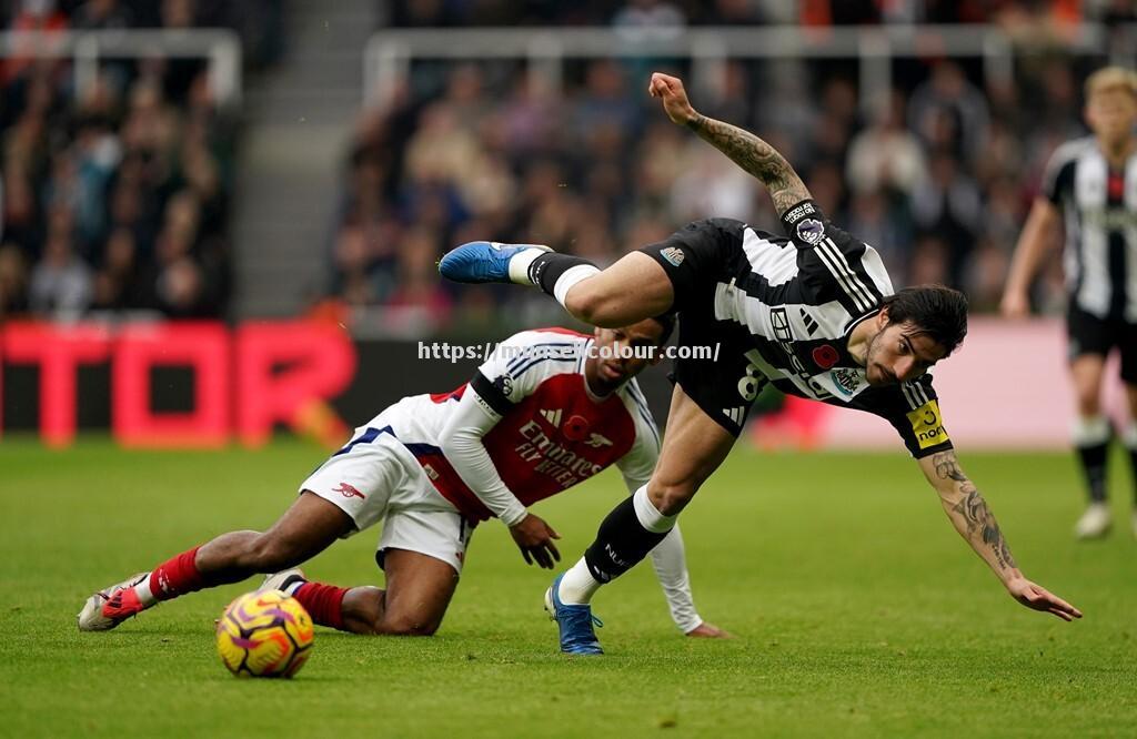 阿森纳遭遇两连败,欧冠资格岌岌可危 阿森纳遭遇两连败,欧冠资格岌岌可危